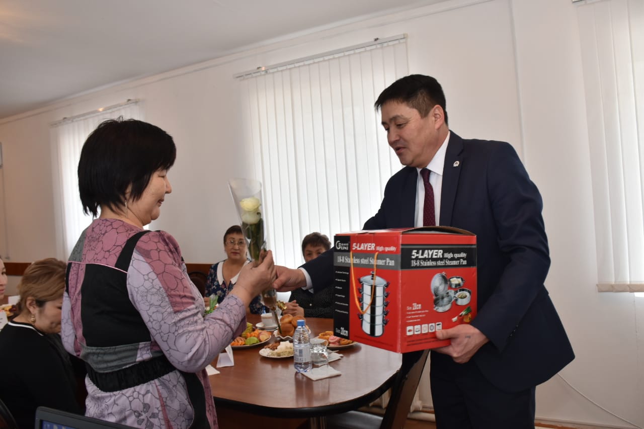 Праздничная встреча с родителями детей с ограниченными возможностями «Мейірімді ана алақаны»