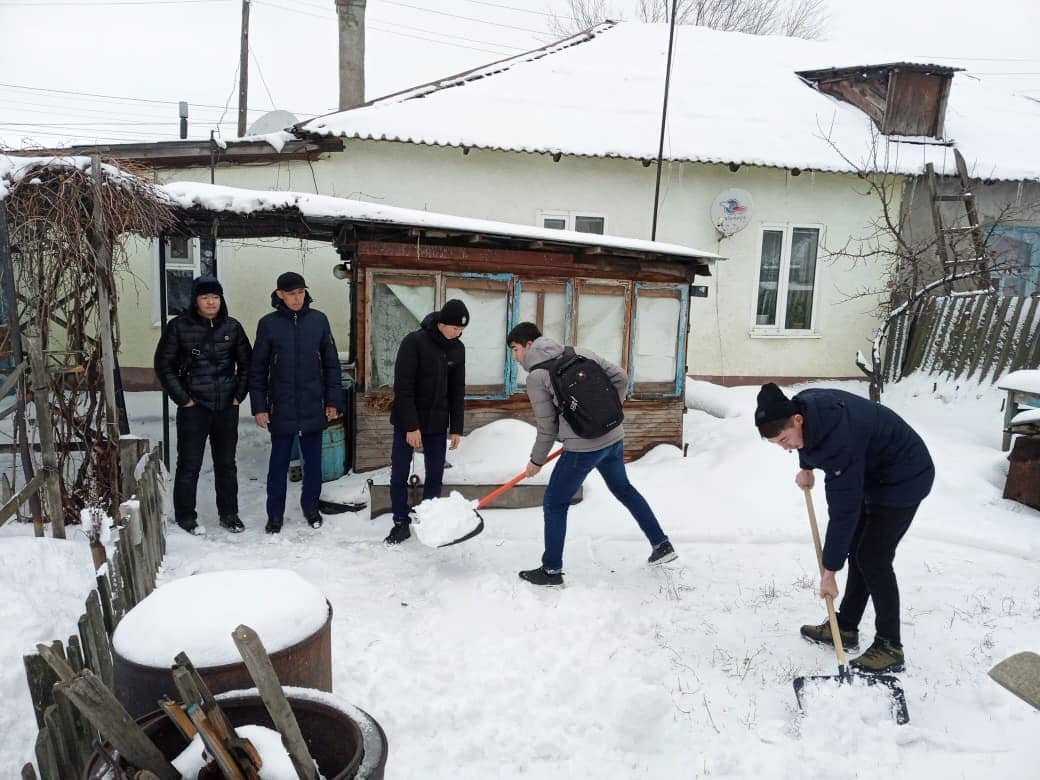 Волонтеры «Орал жастары» оказали адресную помощь ветеранам
